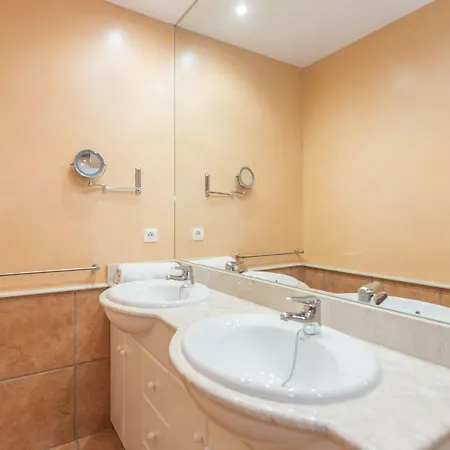 Homeholidaysrentals Escapade Apartment *