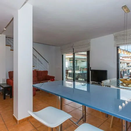 Homeholidaysrentals Escapade Pineda de Mar